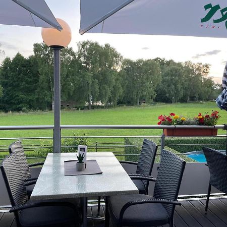 Hotel Und Restaurant Zum Bunten Hirsch 米罗 外观 照片