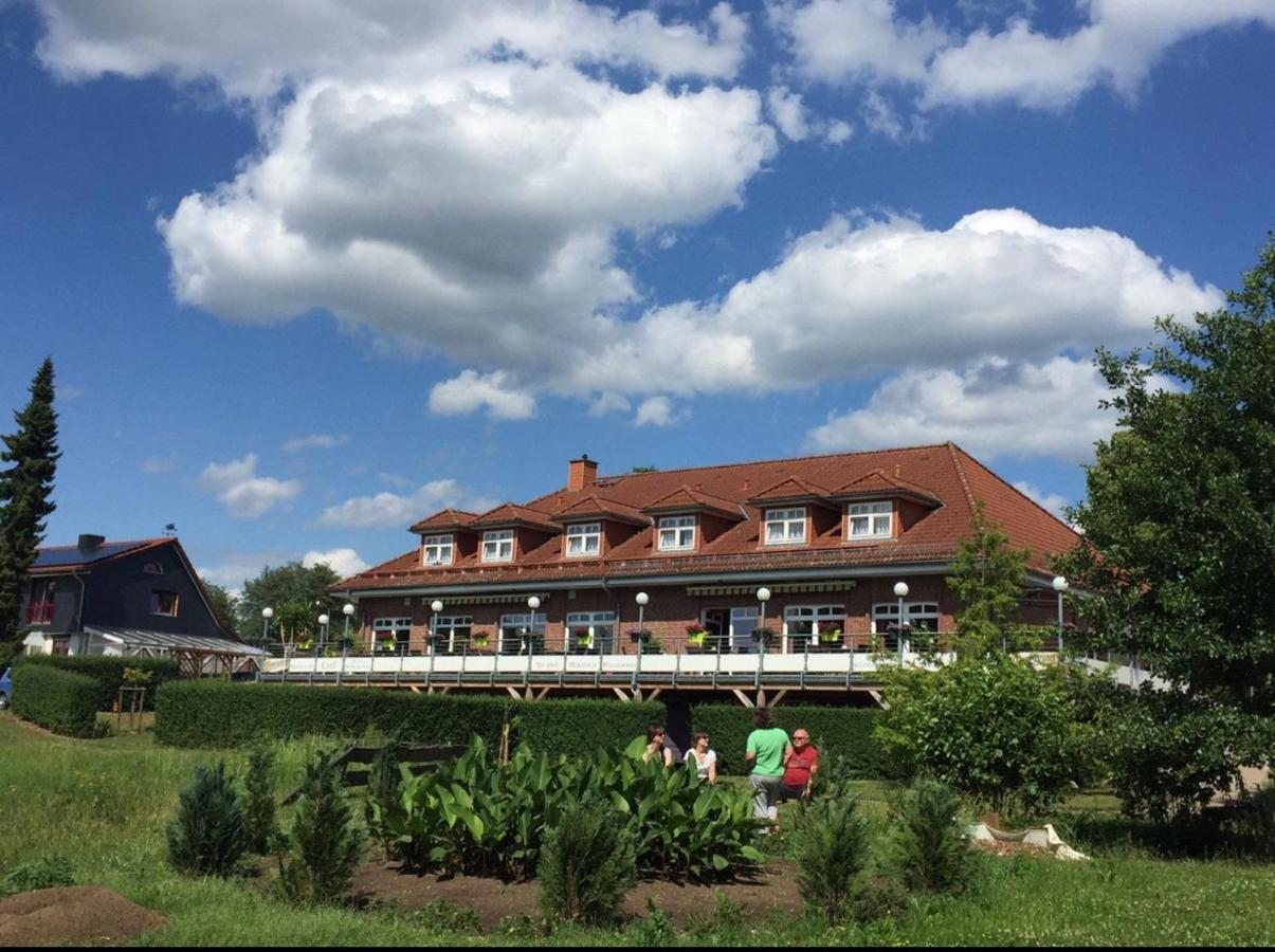 Hotel Und Restaurant Zum Bunten Hirsch 米罗 外观 照片