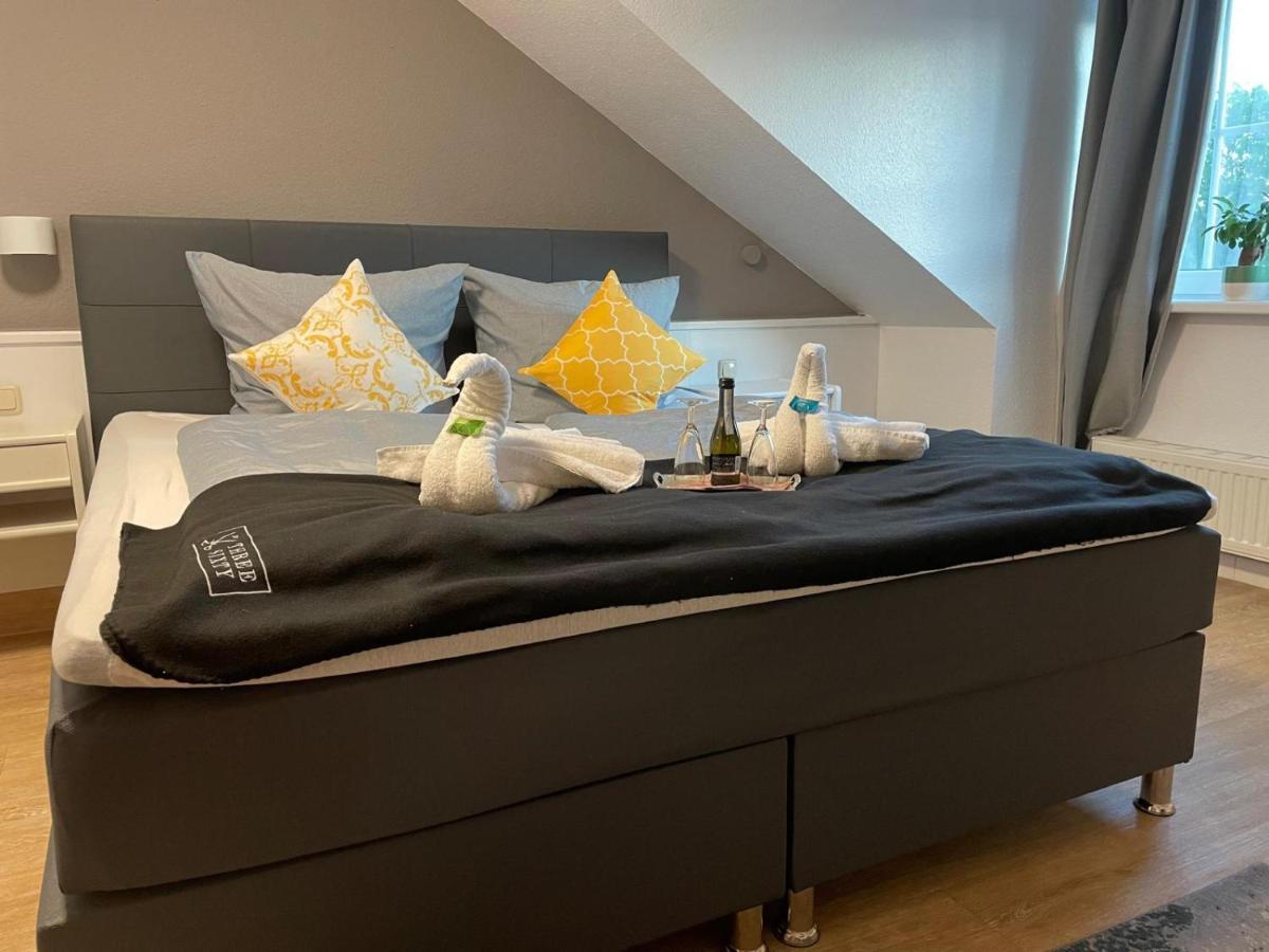 Hotel Und Restaurant Zum Bunten Hirsch 米罗 外观 照片