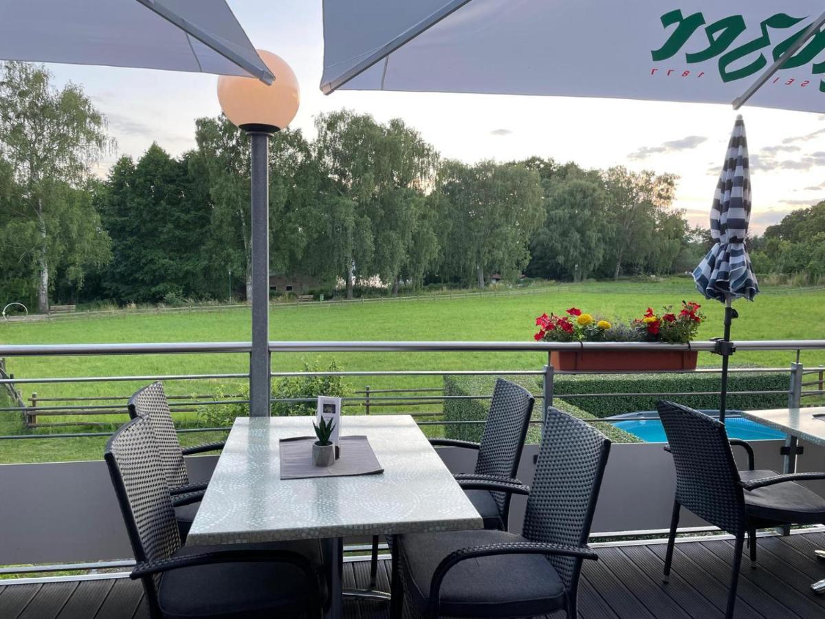 Hotel Und Restaurant Zum Bunten Hirsch 米罗 外观 照片