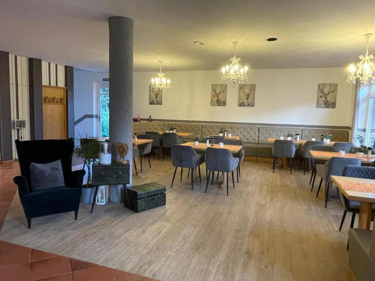 Hotel Und Restaurant Zum Bunten Hirsch 米罗 外观 照片