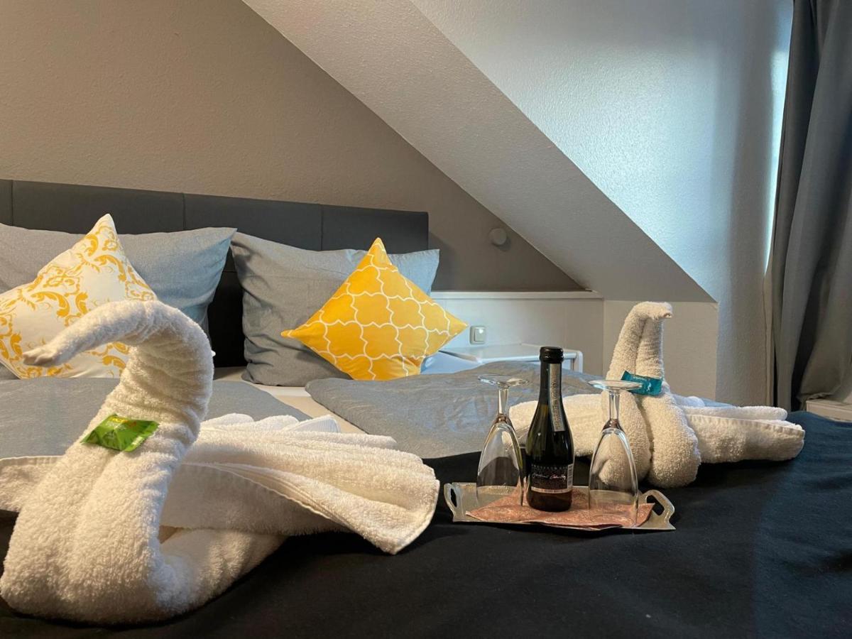 Hotel Und Restaurant Zum Bunten Hirsch 米罗 外观 照片